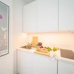 Apartman Old Town 9 Min Walk - Royal Castle 650m - *